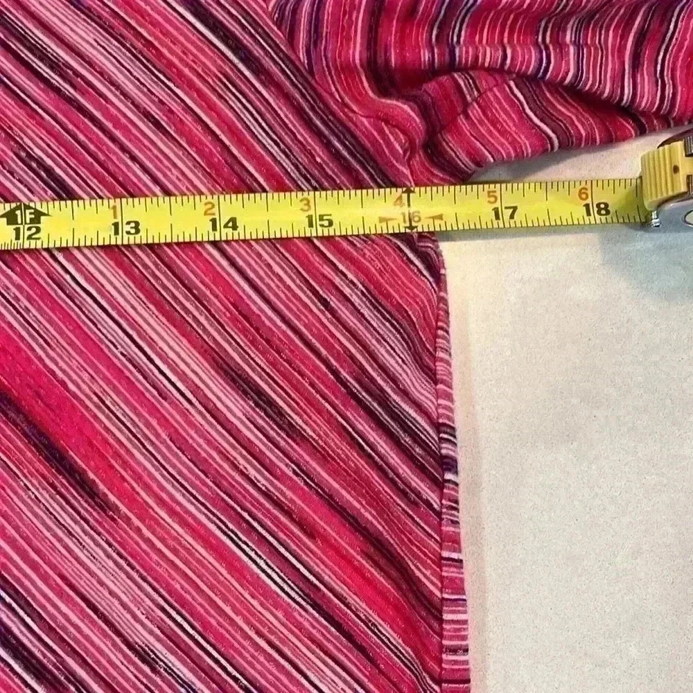 T by Talbots Top. V-neck. Longsleeves w/button detailing. Pink/black pattern. S. - Picture 4 of 8